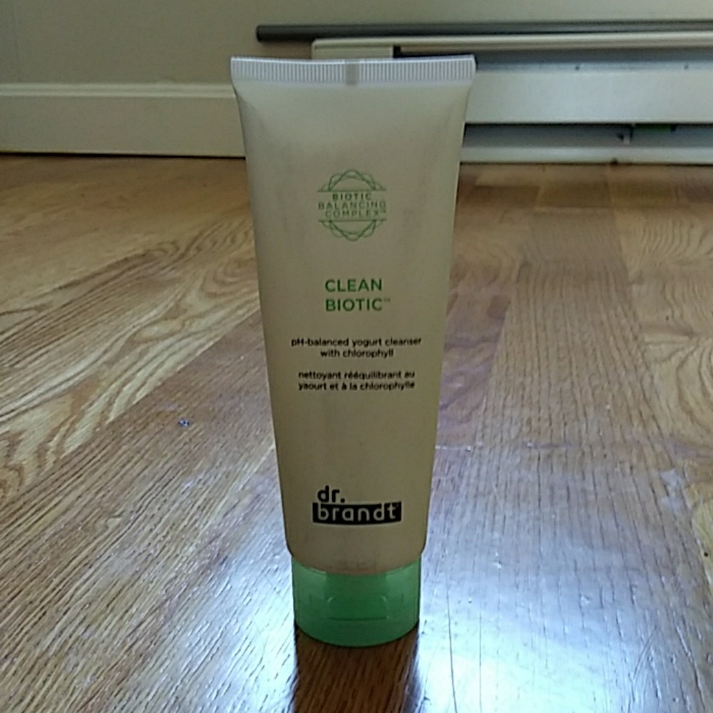 Clean Biotic PH Balanced yogurt face cleanser
